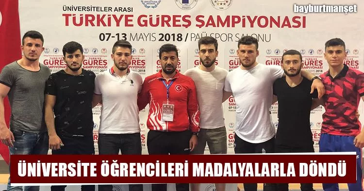 Üniversite Öğrencileri Madalyalarla Döndü