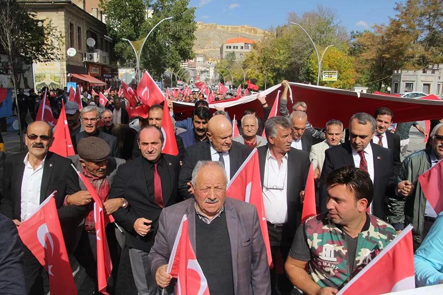 Bayburt'ta Barış Pınarı Harekatı'na Destek Yürüyüşü