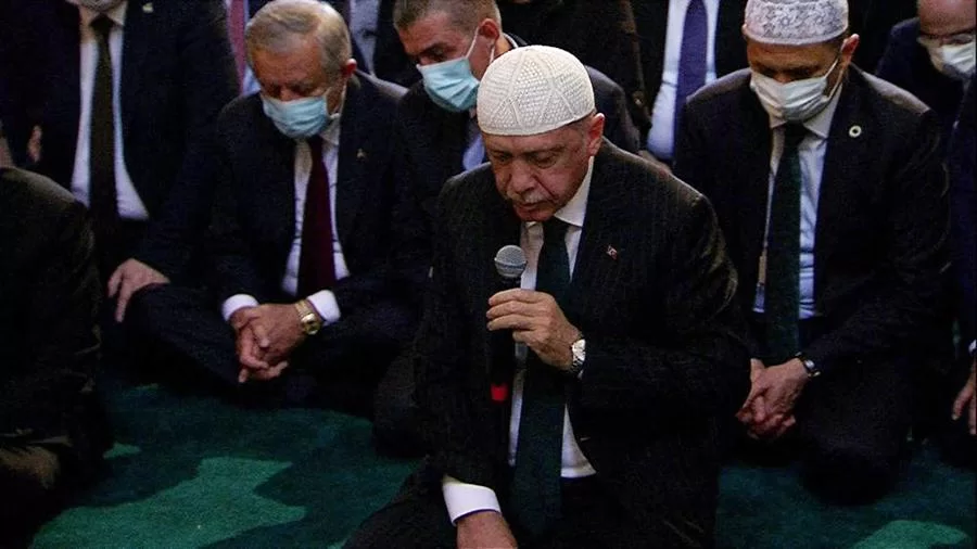 Ayasofya-İ Kebir Cami-İ Şerifi’nde 86 Yıl Sonra İlk Namaz