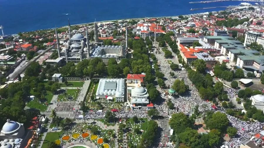 Ayasofya-İ Kebir Cami-İ Şerifi’nde 86 Yıl Sonra İlk Namaz