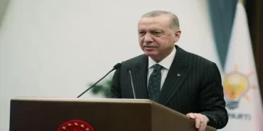 Cumhurbaşkanı Erdoğan, “Zerre kadar onuru olsa o koltuktan çekip giderdi”