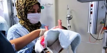 Tokat'ta parmak bebek ayaksız olarak dünyaya geldi