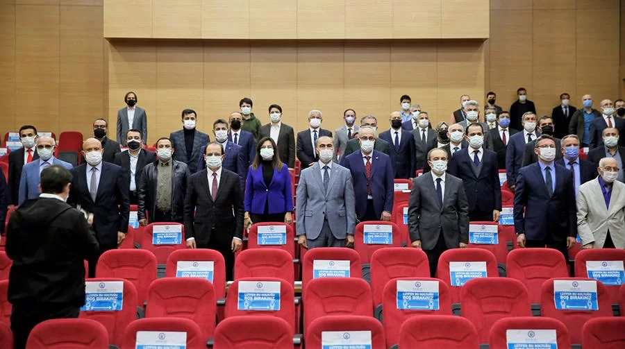 Yeni Rektör Prof. Dr. Mutlu Türkmen Görevi Devraldı