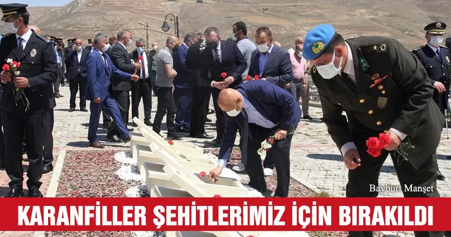 Karanfiller Şehitlerimiz İçin Bırakıldı