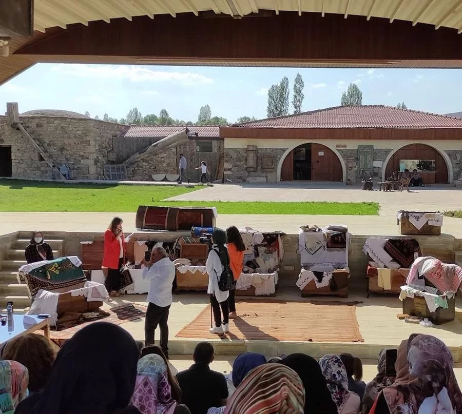 Bayburt'ta Asırlık Sandıklar Yarıştı