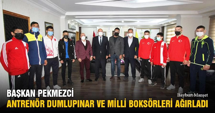 Başkan Pekmezci Antrenör Dumlupınar Ve Milli Boksörleri Ağırladı