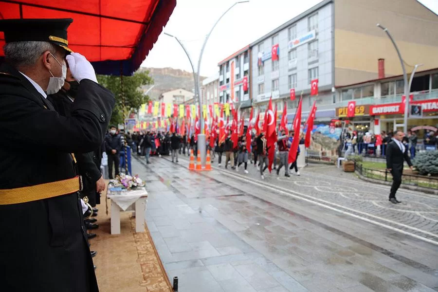 Bayburt’ta Cumhuriyet’in 98. Yıl Dönümü Coşkuyla Kutlandı