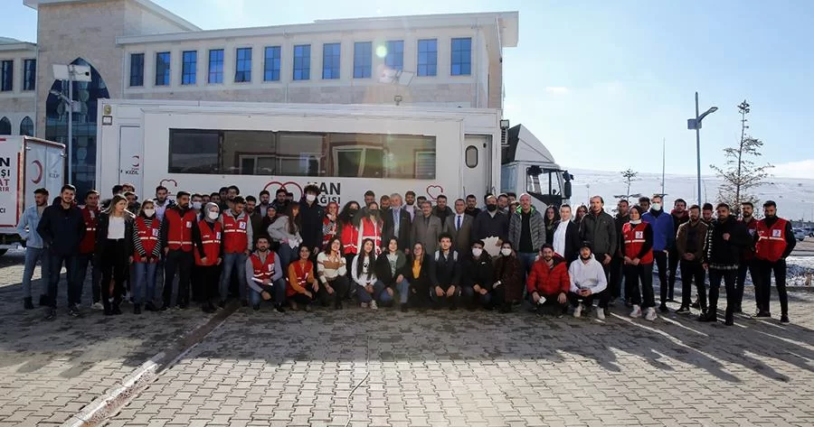 Bayburt Üniversitesi Öğrencilerinden Kan Bağışı