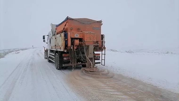Bayburt Belediyesi'nden Karla Mücadele Çalışması