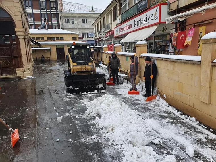 Bayburt Belediyesi'nden Karla Mücadele Çalışması