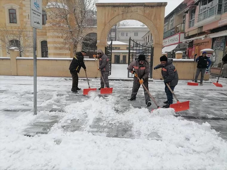 Bayburt Belediyesi'nden Karla Mücadele Çalışması