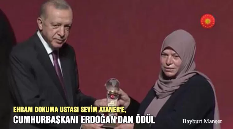 Ehram Dokuma Ustası Sevim Ataner’e, Cumhurbaşkanı Erdoğan’dan Ödül