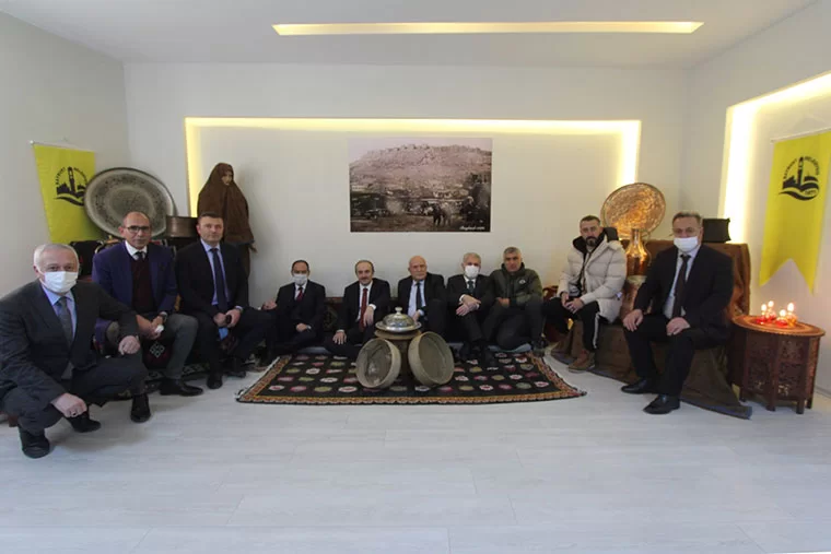 21 Şubat Coşkusu Sergi Açılışı ve Belgesel Gösterimi İle Başladı