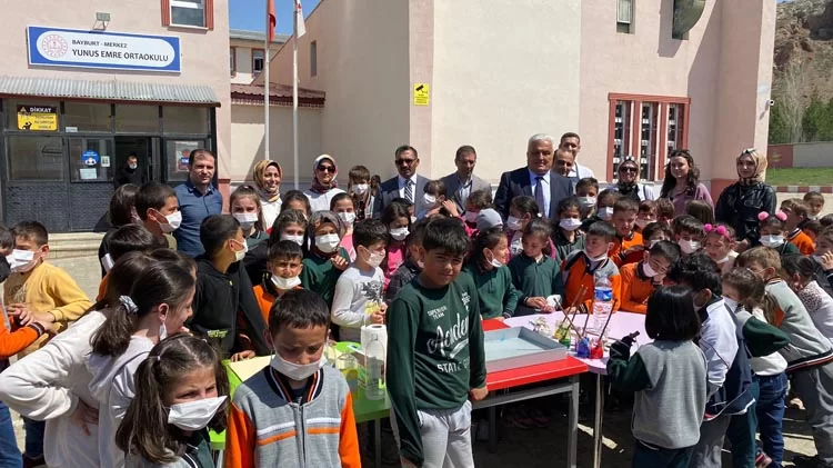 Kaleardı 75. Yıl İlkokulunda Koridordan Hayata Ebru Sanatı Projesi
