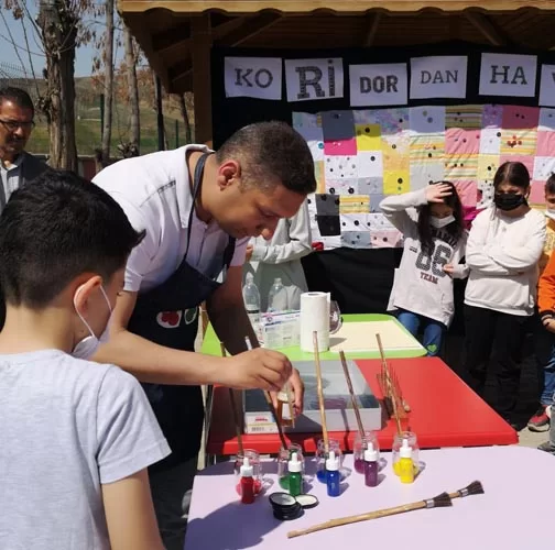 Kaleardı 75. Yıl İlkokulunda Koridordan Hayata Ebru Sanatı Projesi
