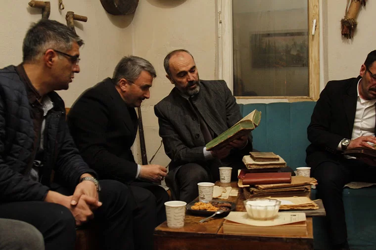 Rektör Mutlu Türkmen Elisa Kitap ve Sahaf Mekanını Ziyaret Etti