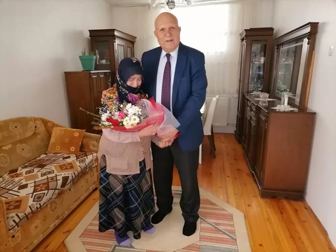 Anneler Gününde Başkan Pekmezci'den Şehit Annelerine Ziyaret