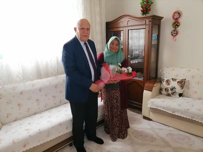 Anneler Gününde Başkan Pekmezci'den Şehit Annelerine Ziyaret