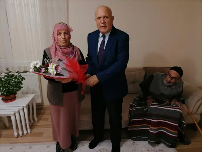 Anneler Gününde Başkan Pekmezci'den Şehit Annelerine Ziyaret