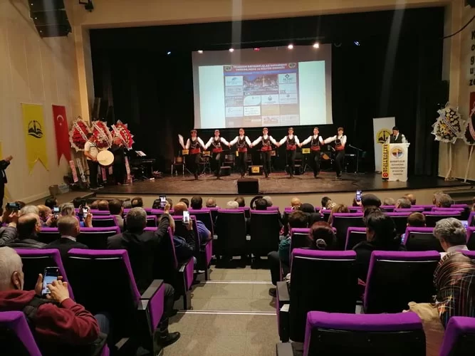 Bayburt Belediye Başkanı Hükmü Pekmezci Trabzon Bayburtlular Dayanışma Gecesine Katıldı
