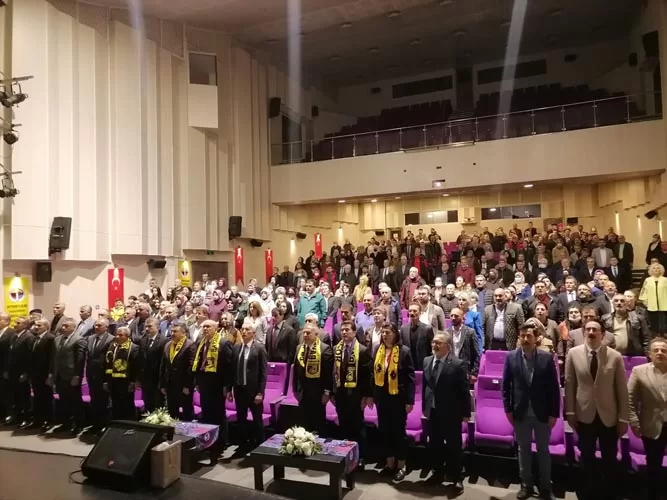 Bayburt Belediye Başkanı Hükmü Pekmezci Trabzon Bayburtlular Dayanışma Gecesine Katıldı