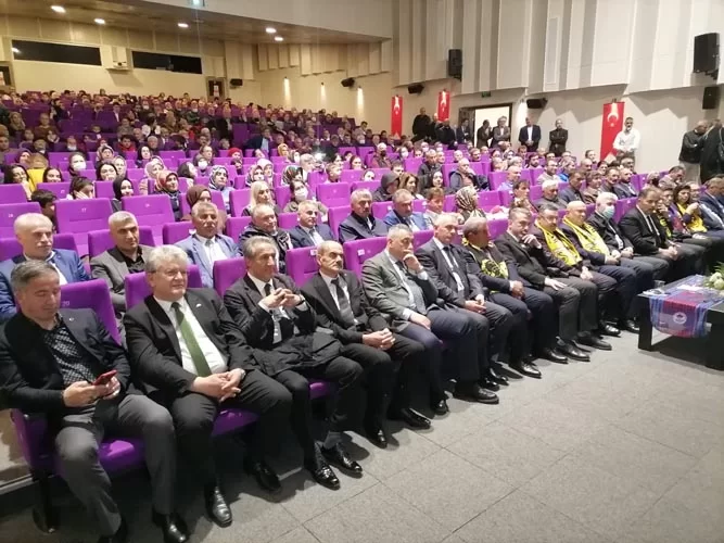 Bayburt Belediye Başkanı Hükmü Pekmezci Trabzon Bayburtlular Dayanışma Gecesine Katıldı