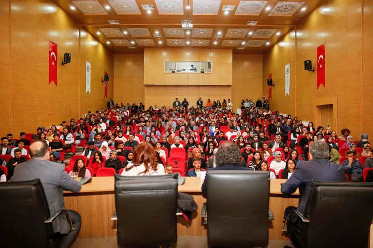 Bayburt Üniversitesi UKSANİL Sempozyumu Başladı