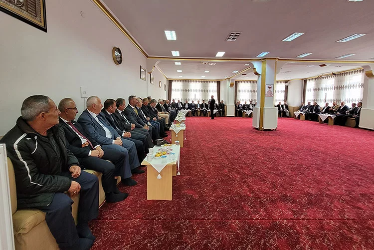 Bayburt’ta Bayramlaşma Tuzcuzade Mahalle Odası’nda Gerçekleştirildi