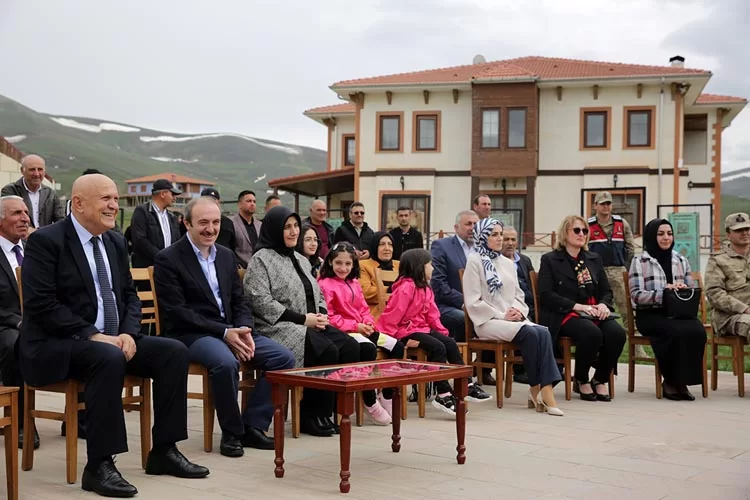Silletto Ödülü Bayburt Etnografya Müzesinde Sergilenmeye Başladı