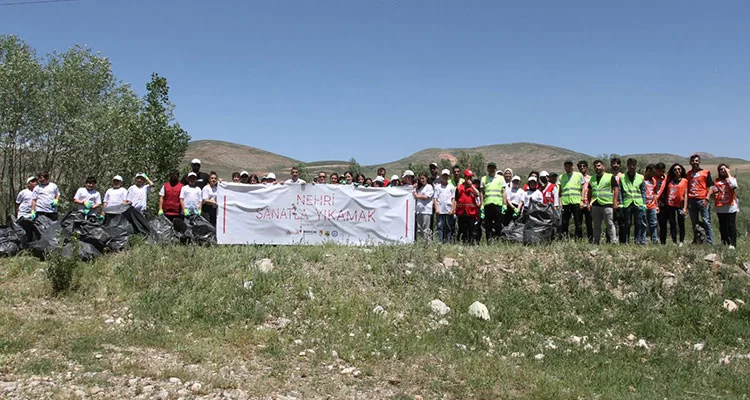 Baksı Kültür Sanat Vakfı “Nehri Sanatla Yıkamak” Projesi Hayata Geçirildi