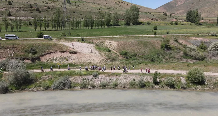 Baksı Kültür Sanat Vakfı “Nehri Sanatla Yıkamak” Projesi Hayata Geçirildi