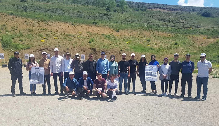 Bayburt Üniversitesinde Uygulamalı Silah ve Atış Eğitimleri Tamamlandı