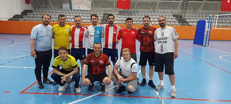 Bayburt'ta Kurumlar Arası Voleybol Turnuvası Devam Ediyor