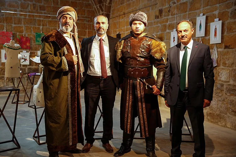 Taşhan'da Ehram Sergisi Açıldı