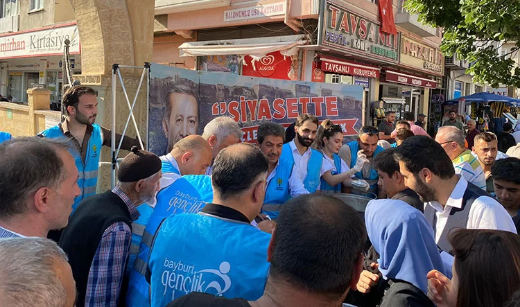 Bayburt AK Gençlik’ten Aşure İkramı