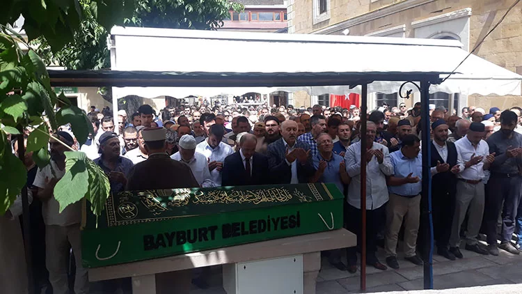 Bayburtlu İmam Abdüllatif Kıraç, Bayburt’ta Toprağa Verildi