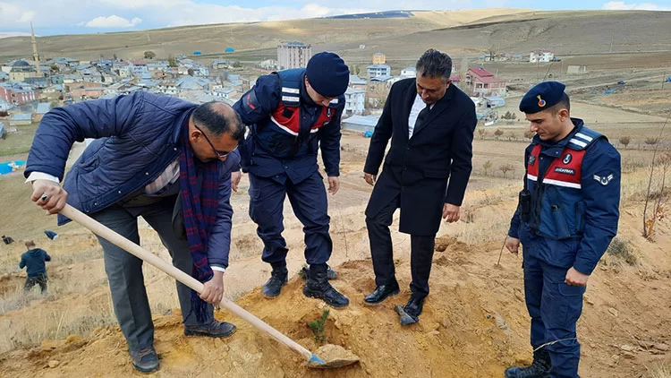 24 Kasım Hatıra Ormanına Yeni Fidanlar Dikildi