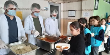 Bayburt’ta Öğrencilere Ücretsiz Yemek Desteği