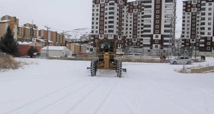 Bayburt Belediyesi’nden Kar Temizleme Çalışması