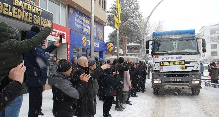 Bayburt’tan Deprem Bölgesine Yardımlar Devam Ediyor