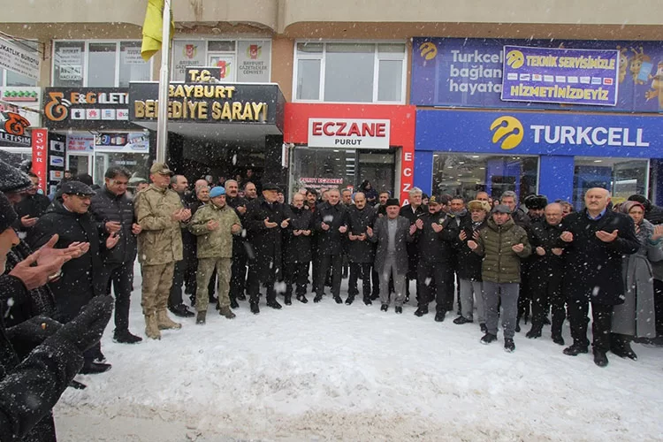 Bayburt’tan Deprem Bölgesine Yardımlar Devam Ediyor