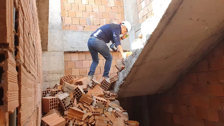Bayburt Üniversitesi Deprem Bölgesinde Hasar Tespit Çalışmalarına Katılıyor