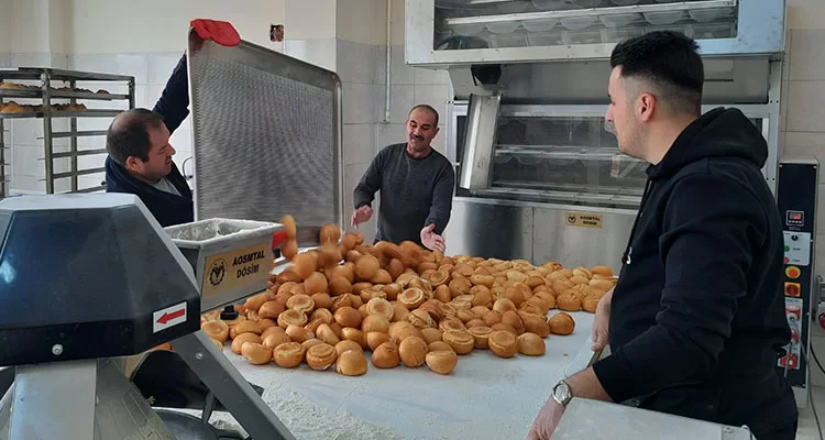 Bayburt’ta Taşımalı Eğitime Yönelik Ekmek Üretimi Devam Ediyor