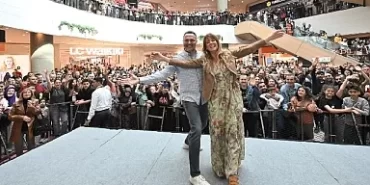 Ali Sunal ve Doğa Rutkay ‘Hava Muhalefeti’ filmi için İzmir’de seyirci ile buluştu