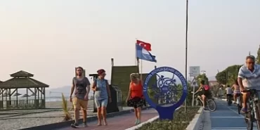 Aydın Büyükşehir Belediyesi Sahilleri Pırıl Pırıl Yapıyor