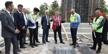 Finike Cumhuriyet Meydanı Projesi'nde Sona Yaklaşıldı