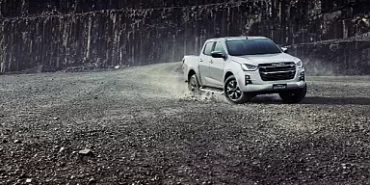 Isuzu D-Max yenilenen ön yüzü ile pazarda daha güçlü ve iddialı