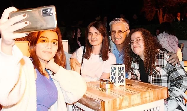 Öğrencilere sınav öncesi motivasyon yemeği