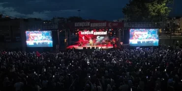 Başkan Altay, Uğur Işılak Konserinde Konyalıların Coşkusuna Ortak Oldu