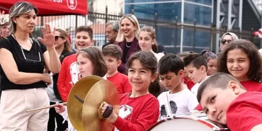 Geleceğin Müzisyenleri İçin Kalaba İlkokuluna Enstrüman Desteği